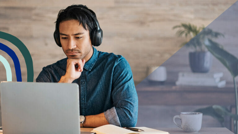 Man looking at a computer - confused